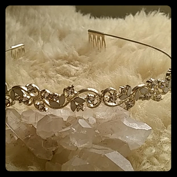 Wedding Tiara Beautiful Head Dress New - Picture 2 of 8